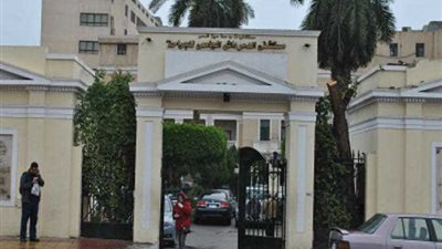 عقب نشر “القاهرة 24”.. 8 قرارات من جامعة عين شمس بعد إصابة طبيب مستشفى بالدمرادش بكورونا (مستند)