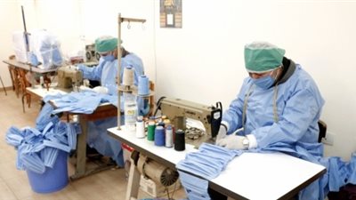 إحباط محاولة تهريب كميات كبيرة من الأقمشة المستخدمة فى تصنيع الكمامات (صور)