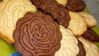 تعرف على طريقة عمل بسكوت العشر دقائق بالخطوات