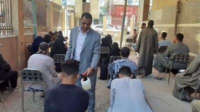 وكيل تعليم سوهاج: 26 مدرسة تستعد لاستقبال مستحقي منحة العمالة غير المنتظمة (صور)