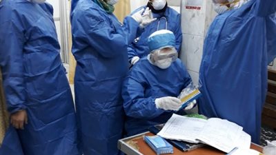 3 ممرضات عناية فائقة بسوهاج يتطوعن للعمل بمستشفى عزل إسنا (صور)
