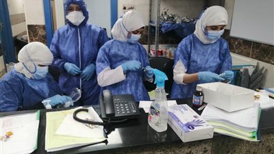 “الصحة” تستعين بخبراء أجانب لتقديم الدعم النفسي للأطقم الطبية والمواطنين بسبب كورونا