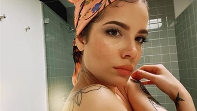 أخبار الفن اليوم الأربعاء.. هالزي تشارك جمهورها بصور عارية وريتا ويلسون تكشف أعراض كورونا عليها