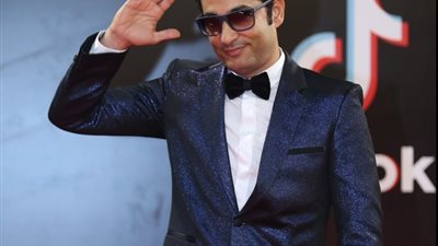 عمرو سعد يعلن انتهاء تجهيز مدافن عائلته لاستقبال ضحايا كورونا من الأطقم الطبية.. ويخصص رقما للتواصل (صورة)