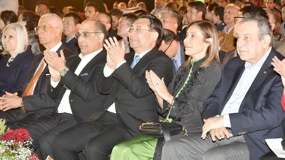 وزيرة الثقافة ونظيرها الصيني يشهدان الحفلة القومية للموسيقى بالصوت والضوء بمنطقة الأهرامات