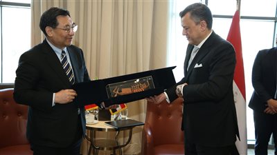 وزير السياحة: نأمل في زيادة أعداد السائحين الصينيين الوافدين لمصر | صور