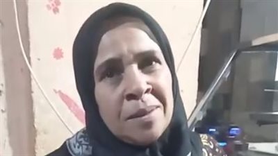 قصة كفاح أقدم بائعة فول بالفيوم: بشقى على لقمة عيشي من 20 سنة عشان أربي بناتي | بث مباشر