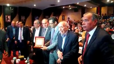 محمد عبد الجواد أثناء تكريمه بنقابة الصحفيين: لم أتصور وأنا قادم من الصعيد أن أكون رئيسًا لأكبر مؤسسة صحفية| فيديو