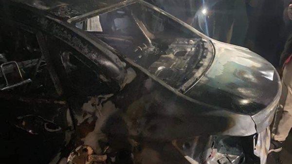 اشتعال النيران بسيارتين