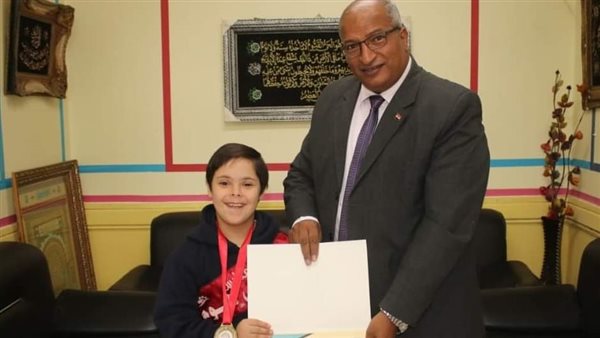 تكريم التليمذ الفائز