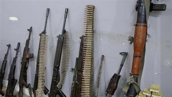 أسلحة مضبوطة مع المتهم