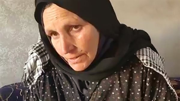 والدة الشاب