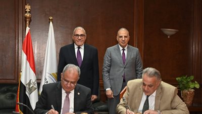 الري والعربية للتصنيع توقعان بروتوكولًا لتنفيذ أعمال إنشاء وتجديد محطات الري والصرف 