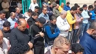 كانوا رايحين يشتروا تذاكر الأهلي.. انهيار أهالي المحلة خلال تشييع جثماني شابين توفيا في حادث | بث مباشر