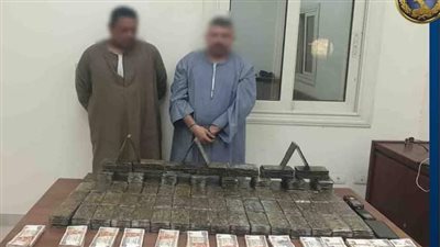 بحوزتهما حشيش بـ 2 مليون جنيه.. تجديد حبس شخصين 15 يومًا بتهمة الاتجار في المواد المخدرة بسوهاج 