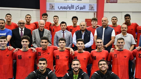 وزير الرياضة يشهد