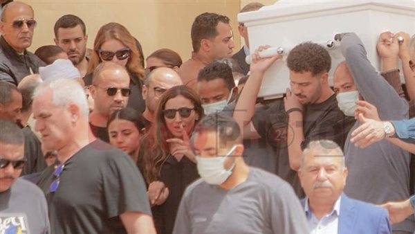 جنازة والد دينا الشربيني