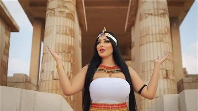 التحقيقات بقضية سلمى الشيمي: المتهمة ارتدت ملابس داخلية خليعة وأدت حركات وإيحاءات جنسية |خاص 