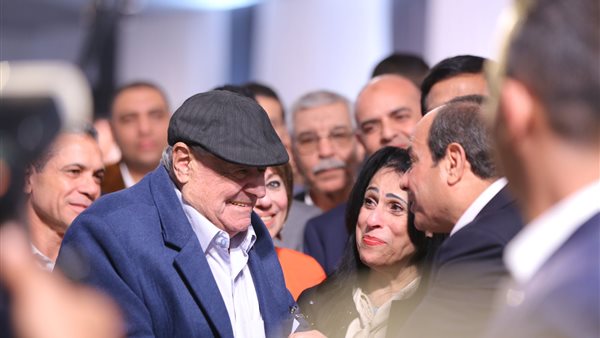 السيسي يصافح جلال