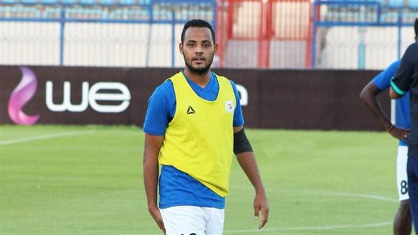 مصطفى عز لاعب نادي