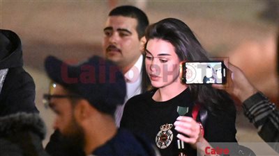 ليلى علوي وياسمين صبري وهند صبري وشيرين رضا يقدمن واجب العزاء في والد دينا الشربيني | صور