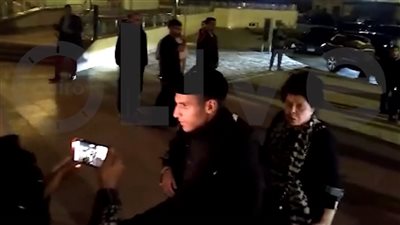 إسعاد يونس وشيرين رضا وياسمين صبري أبرز الحضور في عزاء والد دينا الشربيني | بث مباشر