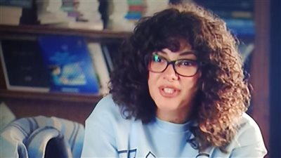 الحلقة الأولى من مسلسل جت سليمة.. دنيا سمير غانم تسافر للعالم الآخر بعد قراءتها كتابًا وإهداء خاص لسمير ودلال