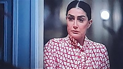 مسلسل تلت التلاتة الحلقة 1.. زوج غادة عبد الرازق يصدمها بسيارته بعدما اكتشفت خيانته لها