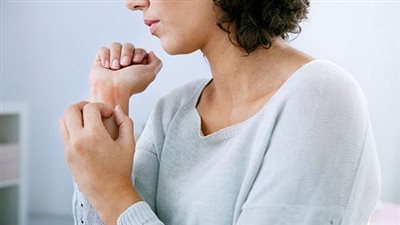 الجفاف والحكة.. أعراض جلدية تنذر بحالات مرضية خطيرة