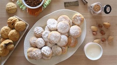 طريقة عمل الكعك بالمقادير.. وصفات سهلة وخفيفة على المعدة بالسمن البارد 