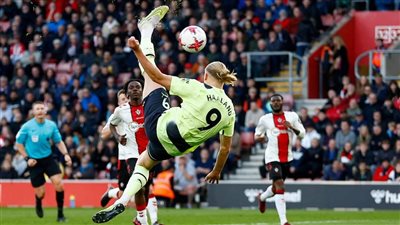 دي بروين: سأذهب إلى المستشفى إذا قلدت هدف هالاند.. ولا أحب المقارنة مع أحد