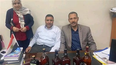 خمور في رمضان.. جمارك مطار سوهاج تضبط محاولة تهريب عدد من زجاجات المشروبات الكحولية