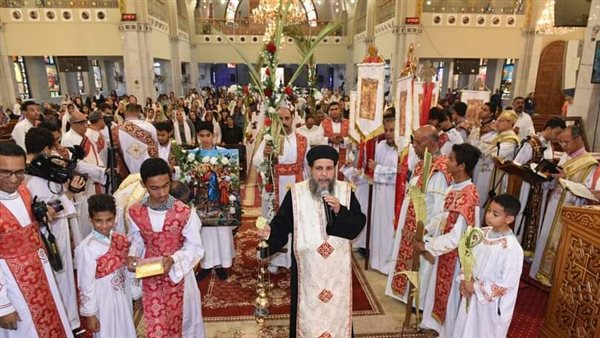 القداس الإلهي بكنيسة