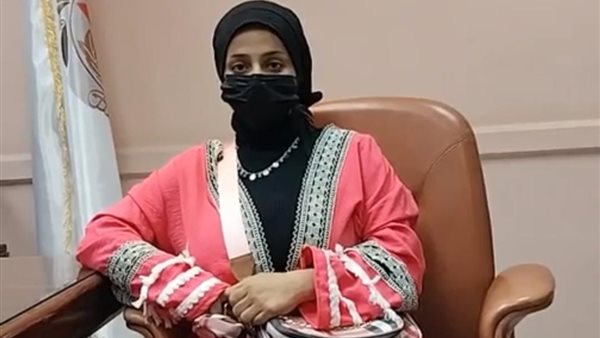 فتاة السويس