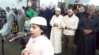 طفل يؤم المصلين في صلاة التراويح بالدقهلية: حفظت القرآن وأنا في سن الـ9 سنوات