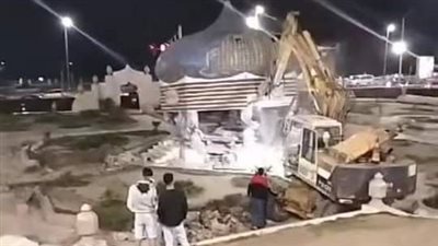 جدل بالإسكندرية لهدم ميدان مسجد سيدي بشر.. والمحافظة: التغيرات المناخية السبب