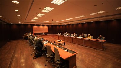 الآثار تعلن استخدام السماعات بنظام المرشد الصوتي داخل قاعة المومياوات بمتحف الحضارة للحفاظ عليها