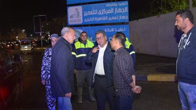 محافظ القليوبية يُتابع رفع تراكمات مياه الأمطار وانتشار المعدات لتسهيل حركة المرور 