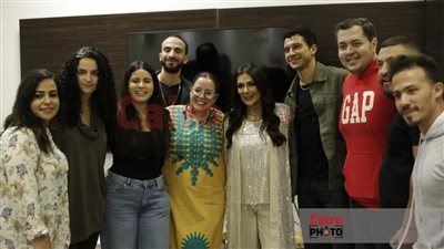 إنجي المقدم وعصام عمر يحتفلان بانتهاء تسجيل حلقات المسلسل الإذاعي دابل شيفت على راديو إنرجي