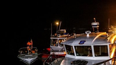 سقط في المياه.. إصابة ثلاثيني في تصادم لنش بسفينة بقناة السويس