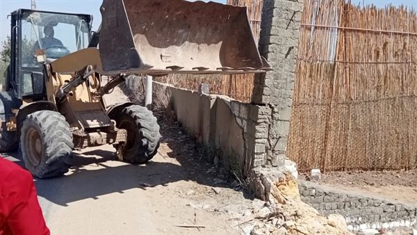 إزالة-عدد-6-حالات-تعد-وبناء-مخالف-على-الأراضي-الزراعية-بمركز