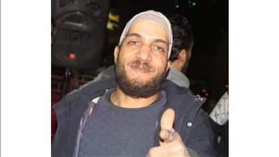 جريمة في نهار رمضان | مقتل عجلاتي على يد جيرانه بحلوان.. ووالدة الضحية: قتلوا ابني بدم بارد