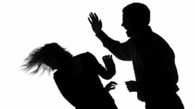 حب الجامعة طمع في الورث.. زوجة تطلب الطلاق: عايز يكتب عمارة من فلوس أبويا باسمه