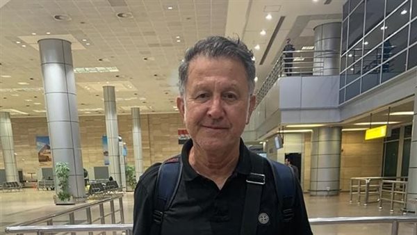 أوسوريو في مطار القاهرة