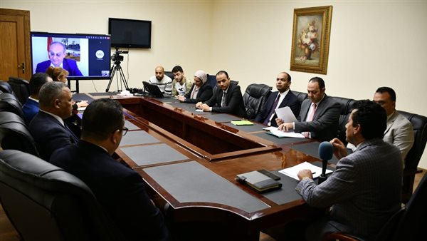 لقاء وزير الرياضة