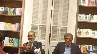 مدحت العدل في صالون خالد منتصر: عندنا أزمة كتابة وآفة حارتنا الاستسهال