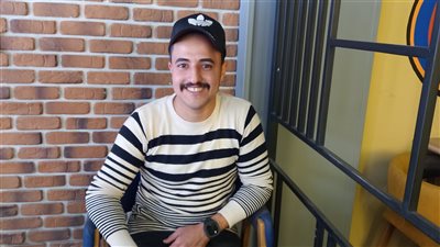 78 ألف جنيه.. شاب يعيد مبلغ مالي لأصحابه بأسيوط: والدي رباني على الأمانة وبدعي ربنا يشفيه| فيديو 