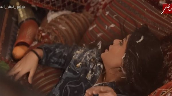 انهيار أسماء جلال