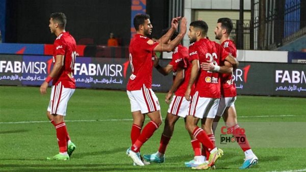 لاعبو الأهلي