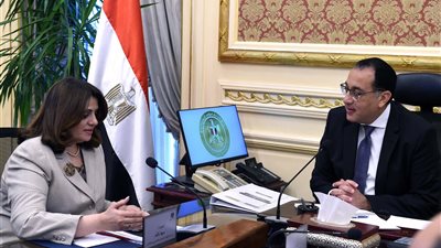 مدبولي يتابع مع وزيرة الهجرة خطوات إنشاء شركة المصريين بالخارج للاستثمار